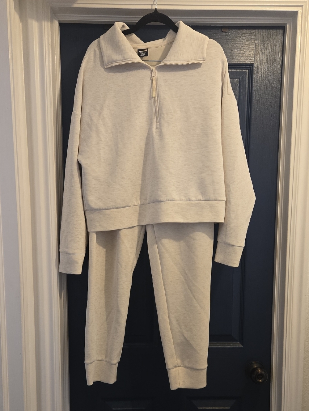 Avia LARGE TOP MED BOTTOM Cream Half-Zip Pullover & Jogger Set